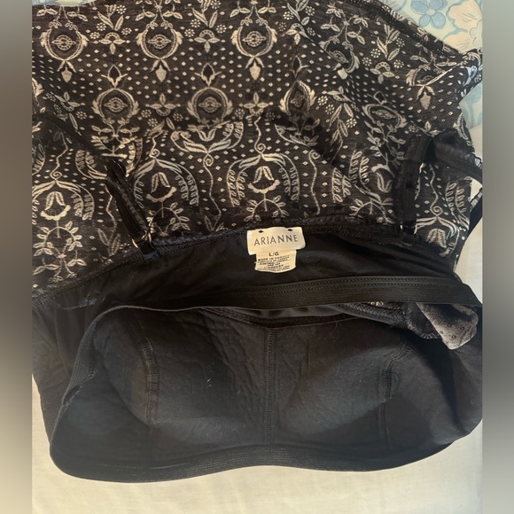 Elegant Black and Gray Women's Top - Picture 5 of 6